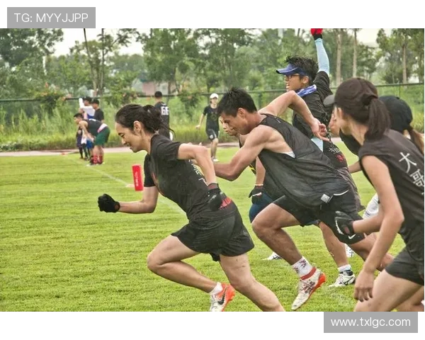 黄磊专访揭秘飞盘运动的成长与挑战历程