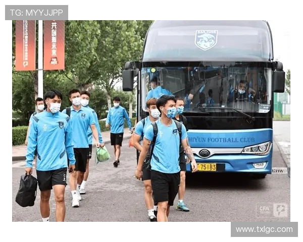 新疆广汇与对手激战正酣 球场激情对决掀起新一轮赛季热潮