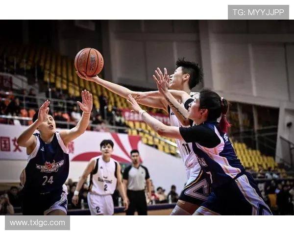 2019年CBA决赛广东队对阵新疆队的精彩对决回顾与分析 2019年CBA决赛广东队对阵新疆队的精彩对决回顾与分析